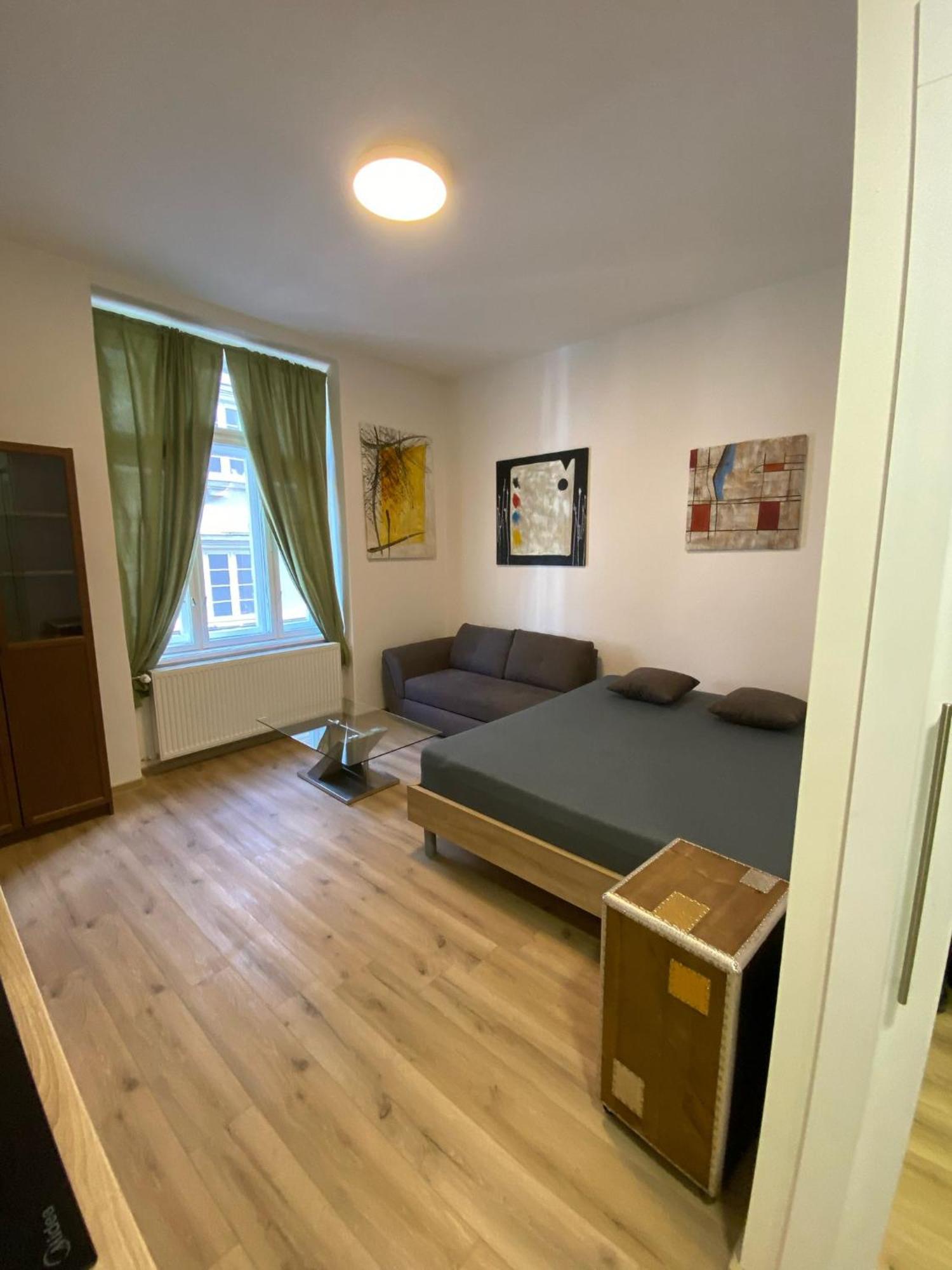 Garsoniera Ostrava City Centr, Na Hradbach 118 Экстерьер фото