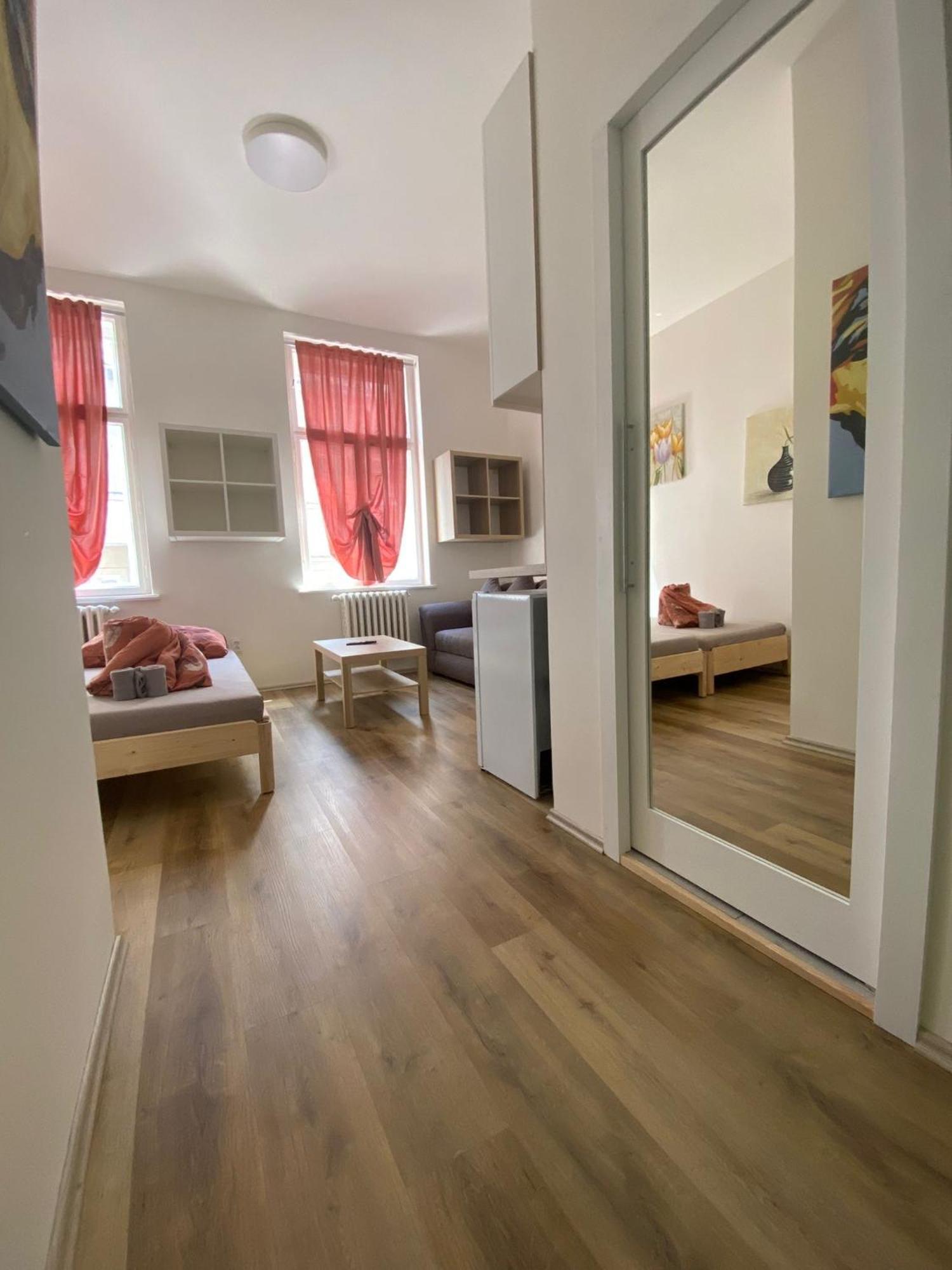 Garsoniera Ostrava City Centr, Na Hradbach 118 Экстерьер фото